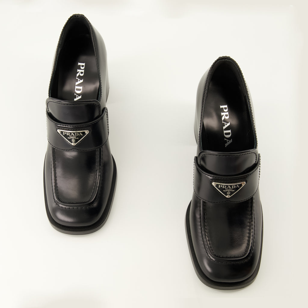 Mocassins Mocassins à talon en cuir noir Prada Noir Femme