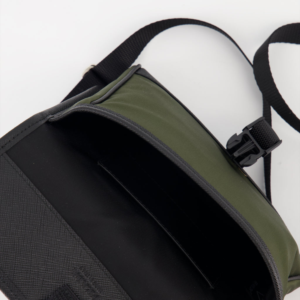 Bolsas transversais Pochette en Re-Nylon et cuir Saffiano Prada Verde Homme