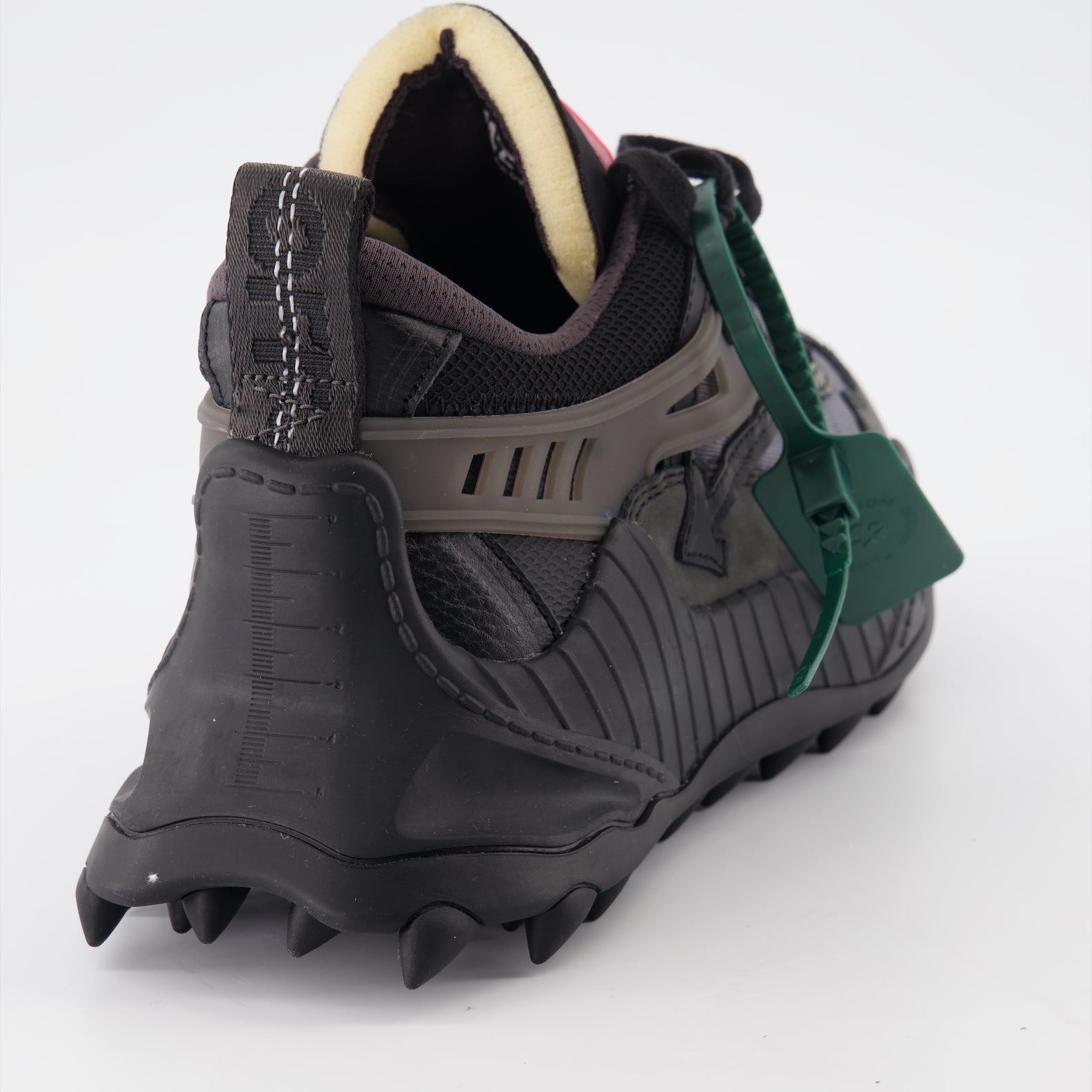 Sneakers Odsy sneakers Off-White Black Man