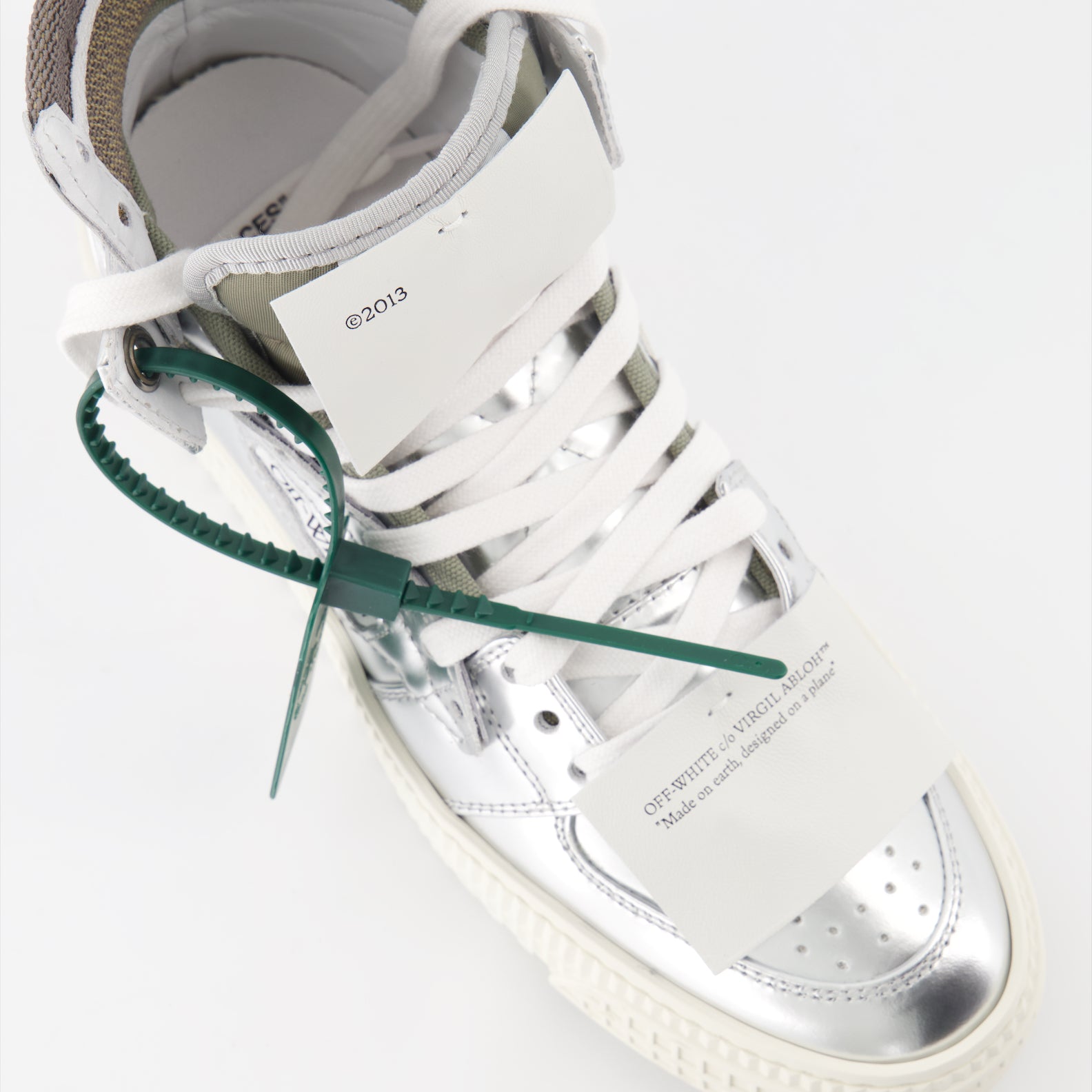 Sneaker Baskets 3.0 Off Court Off-White Plata Femme