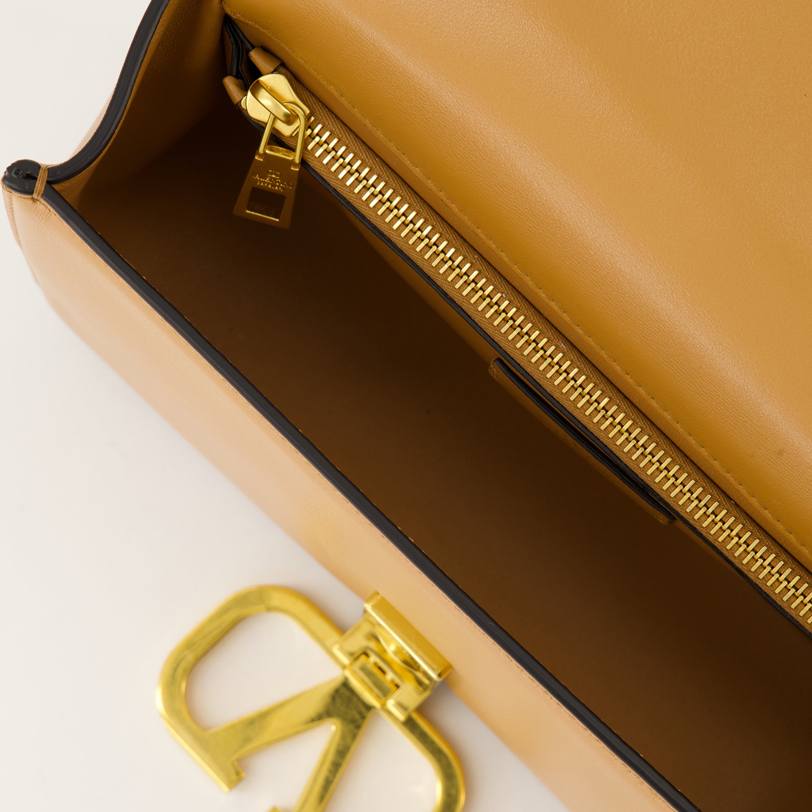 Sacs bandoulière Sac VLogo marron Valentino Garavani Marron Femme