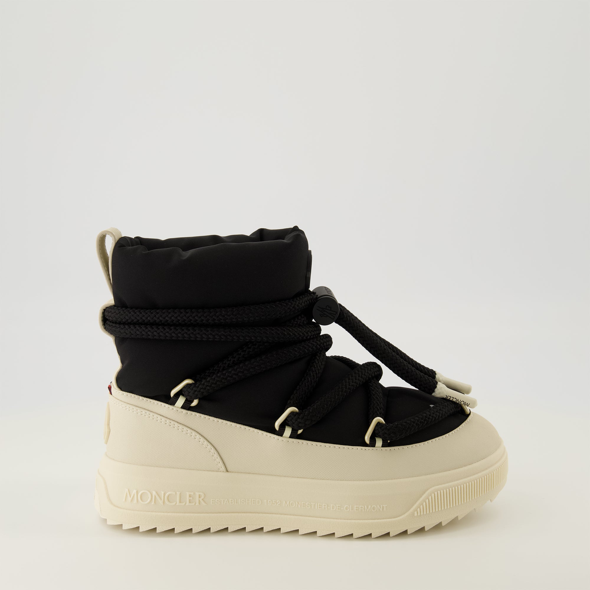 Imagen de las botas de nieve Altive Mid de la marca Moncler para mujer - Temporada Otoño-Invierno 2025 - Vista lateral derecha