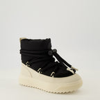 Imagen de las botas de nieve Altive Mid de la marca Moncler para mujer - Temporada Otoño-Invierno 2025 - Vista tres cuartos frontal derecha