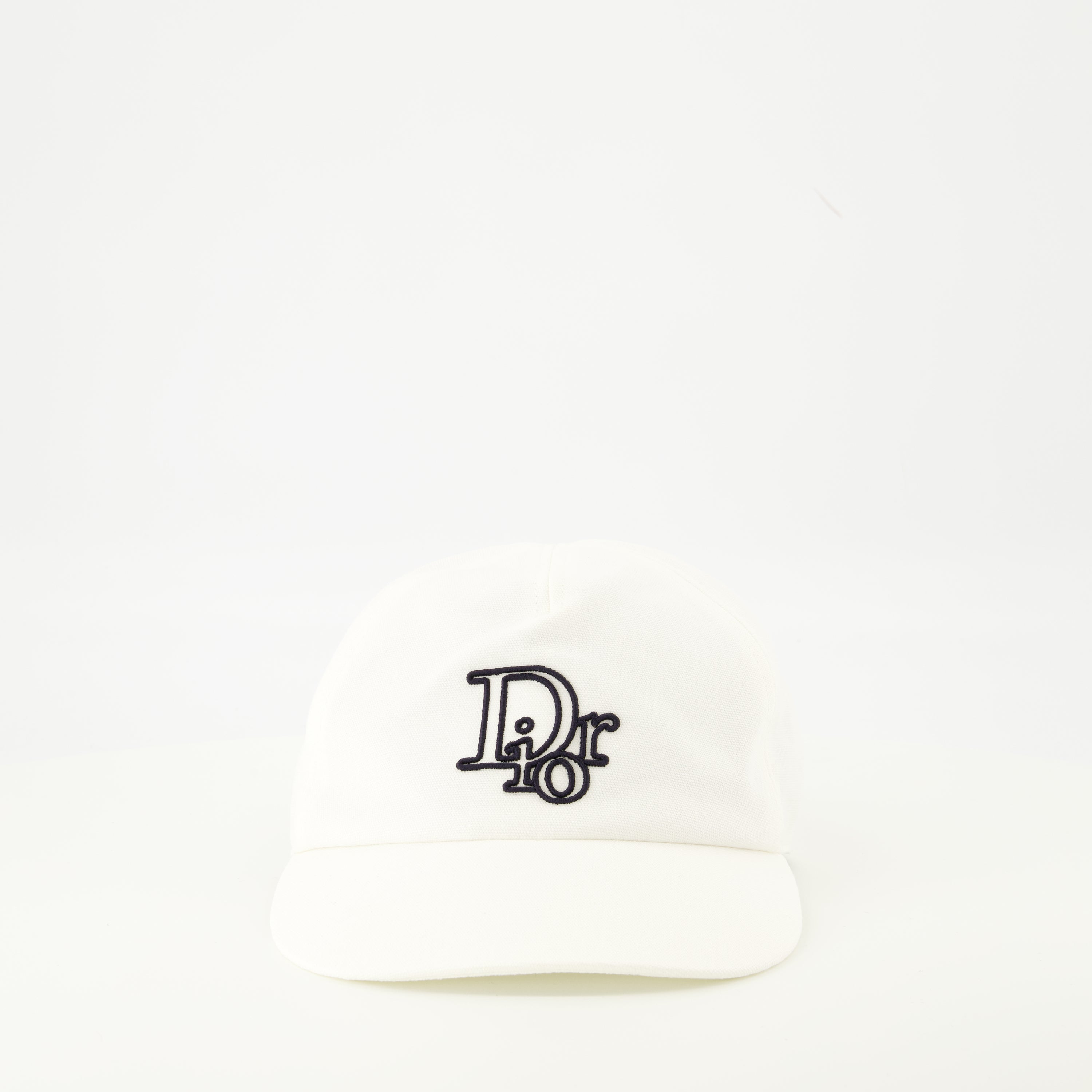 Image de l'article Casquette Oblique de la marque Dior pour Homme - Saison Automne-Hiver 2025 - Vue de Dos