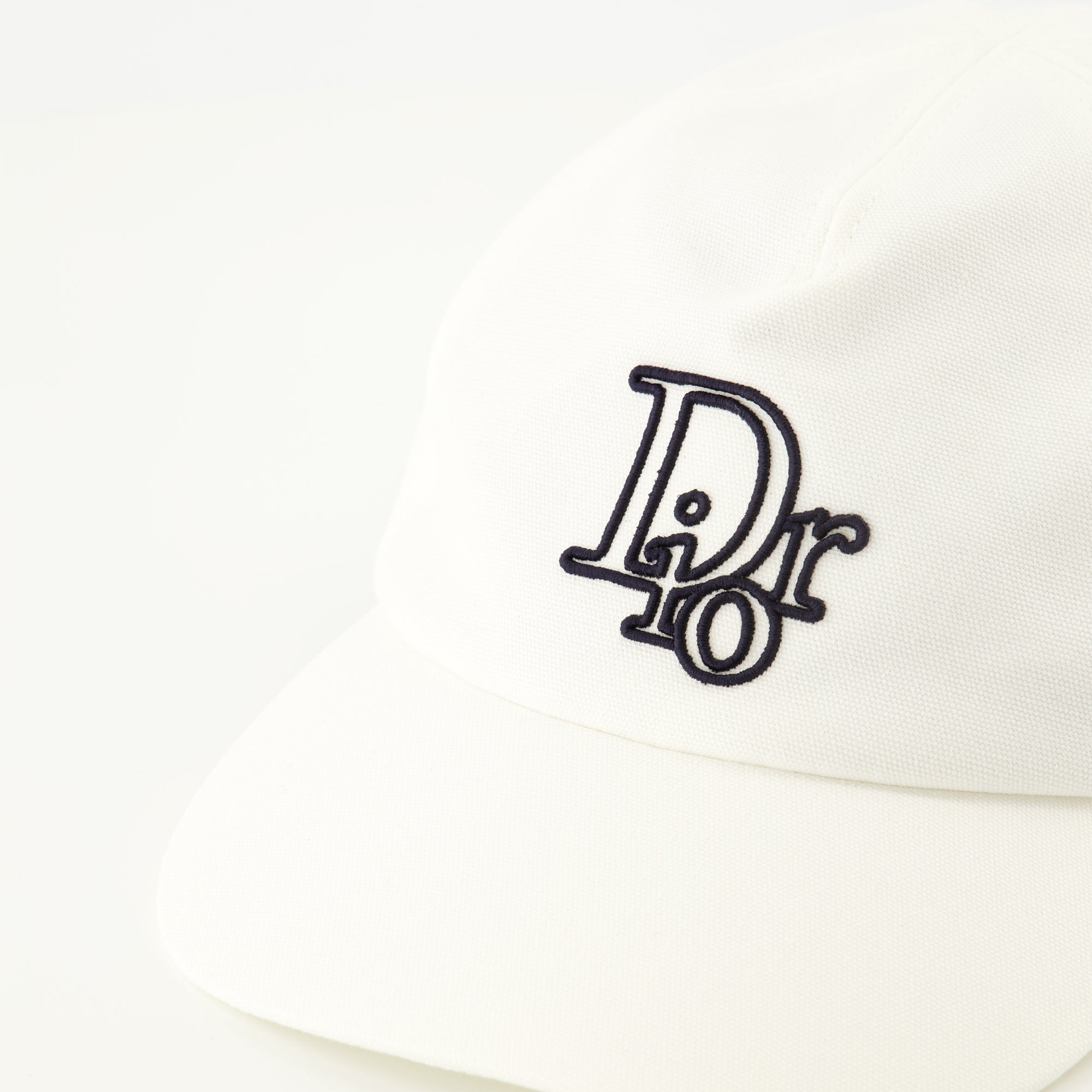 Image de l'article Casquette Oblique de la marque Dior pour Homme - Saison Automne-Hiver 2025 - Vue détaillée_3