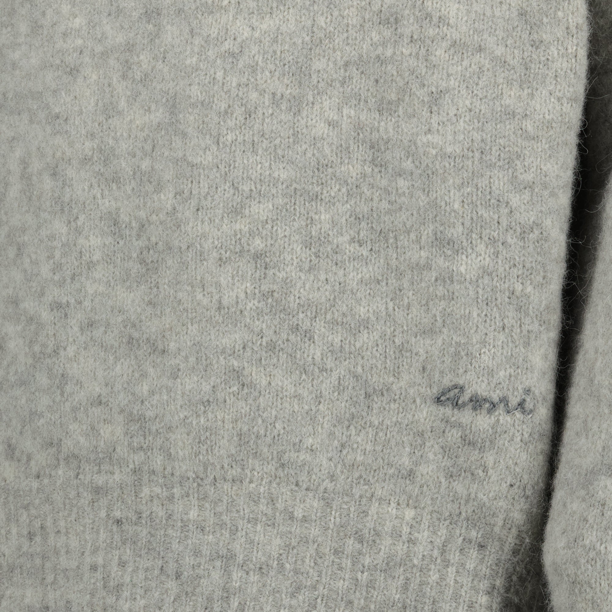 Image de l'article Polo en alpaga de la marque Ami PARIS pour Homme - Saison Automne-Hiver 2025 - Vue détaillée_2