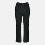 Imagen del pantalón negro de la marca Ami PARIS para Hombre - Temporada Otoño-Invierno 2025 - Vista Frontal