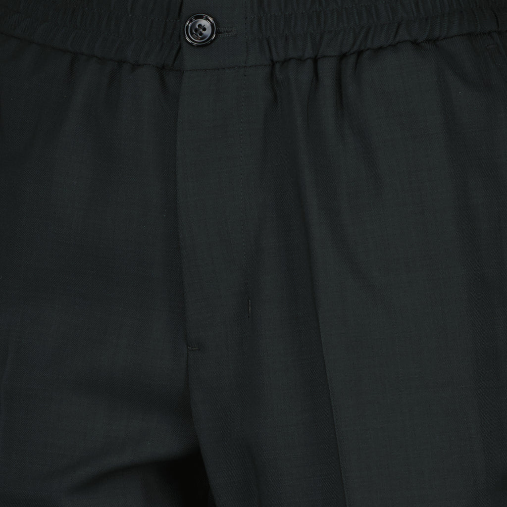 Bild der schwarzen Hose der Marke Ami PARIS für Herren - Herbst-Winter-Saison 2025 - Detaillierte Ansicht_2