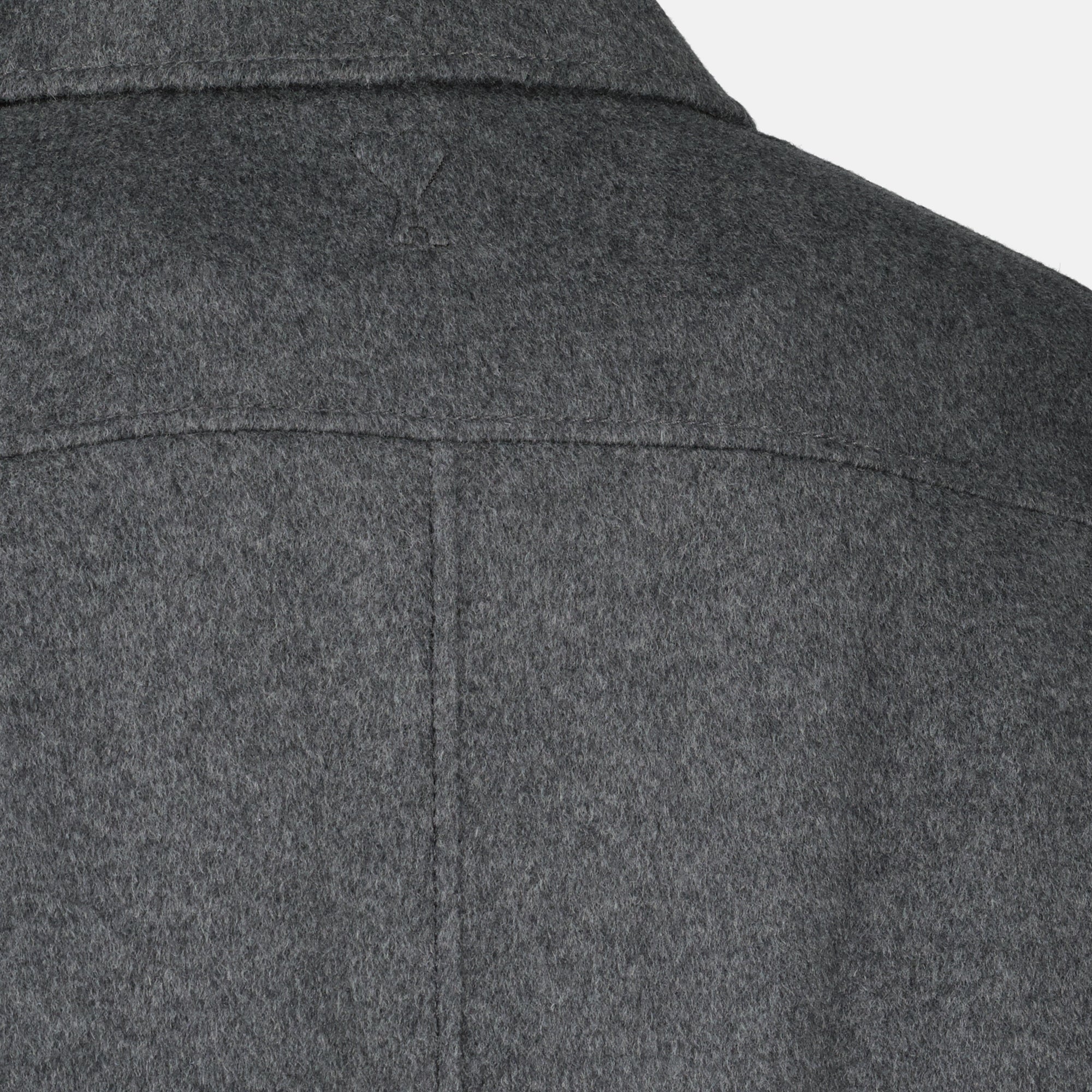 Image of the Ami PARIS brand wool coat for men - Fall-Winter 2025 - Detailed View_1