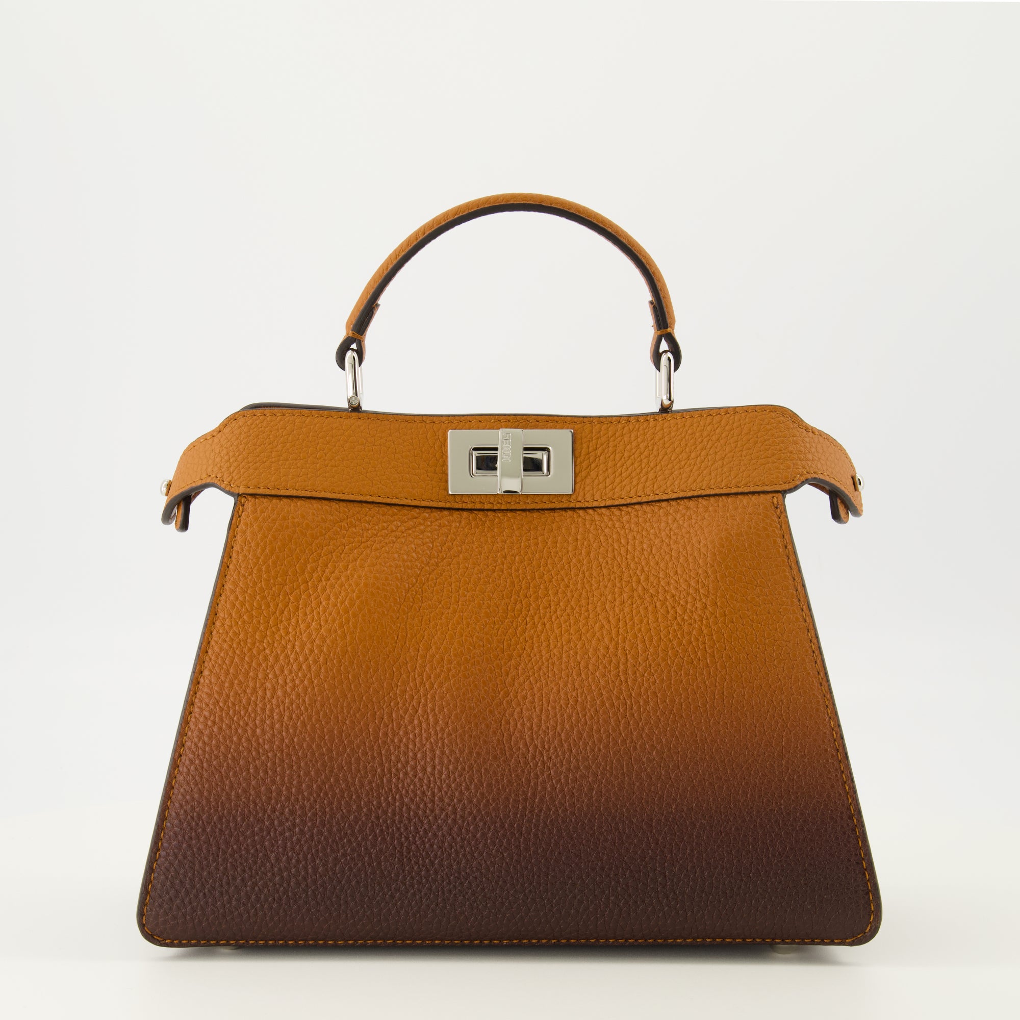 Image de l'article Peekaboo ISeeU Small de la marque Fendi pour Femme - Saison Automne-Hiver 2025 - Vue de Dos