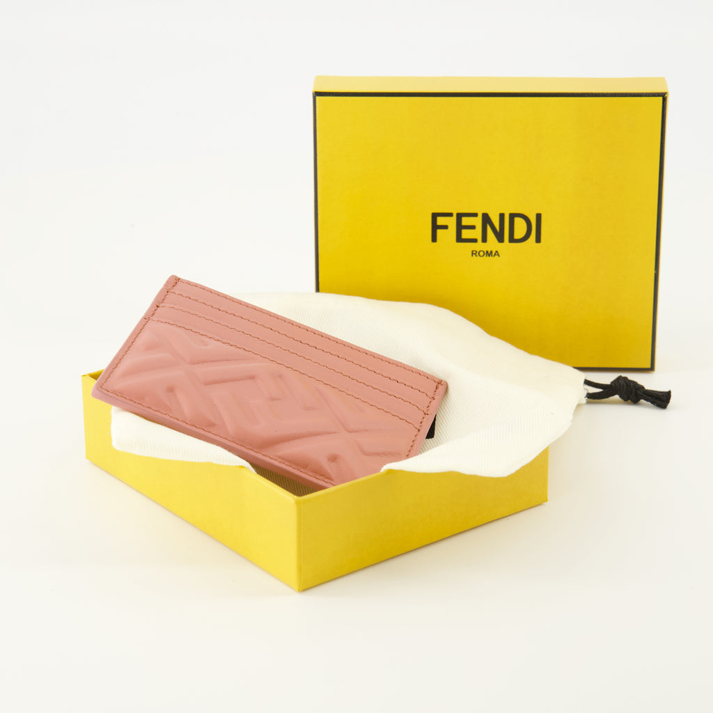 Imagem do Porta-cartões Baguette da marca Fendi para Senhora - Temporada Outono-Inverno 2025 - Vista Detalhada_3