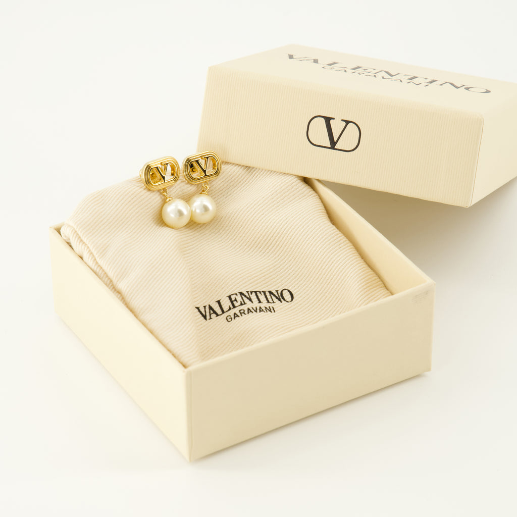 Immagine dell'articolo Orecchini VLogo con perle del marchio Valentino Garavani per Donna - Stagione Autunno-Inverno 2025 - Vista Dettagliata_3