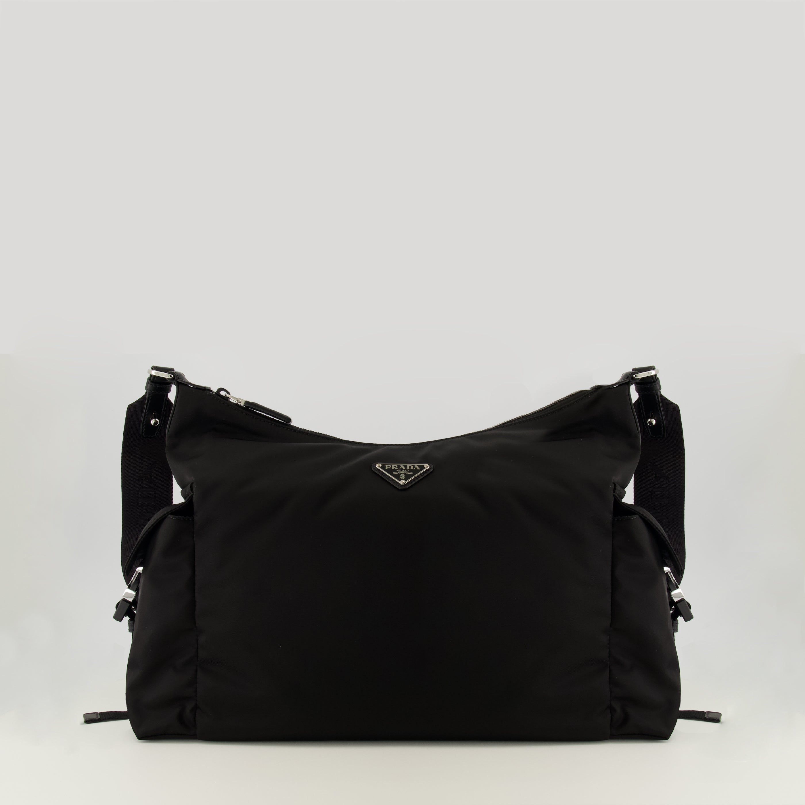 Sacs bandoulière Sac Explorer noir en Re-Nylon et cuir Prada Noir Homme