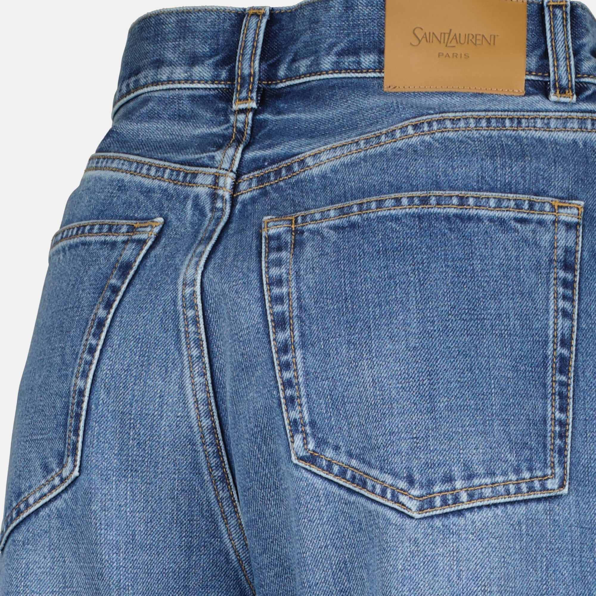 Image of the Saint Laurent women's baggy denim jeans - Autumn-Winter 2025 - Detailed View 2