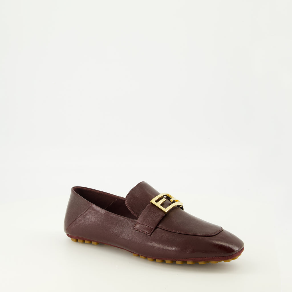 Imagen de los mocasines Baguette de cuero nappa burdeos de la marca Fendi para mujer - Temporada Primavera-Verano 2026 - Vista Trasera