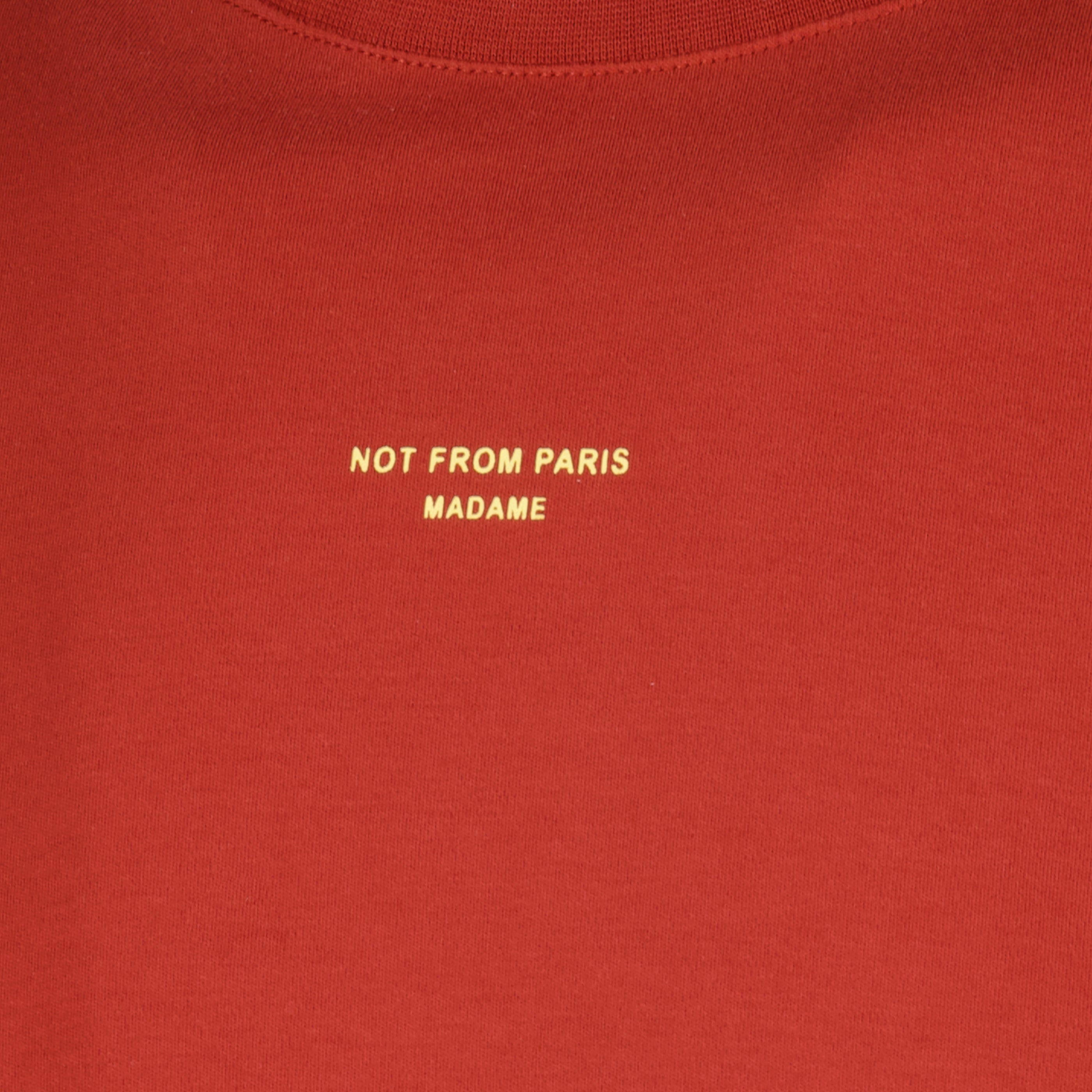 男性用ブランドDrole De Monsieurの赤いスローガンTシャツの記事画像 - 2026年春夏 - 詳細ビュー_1
