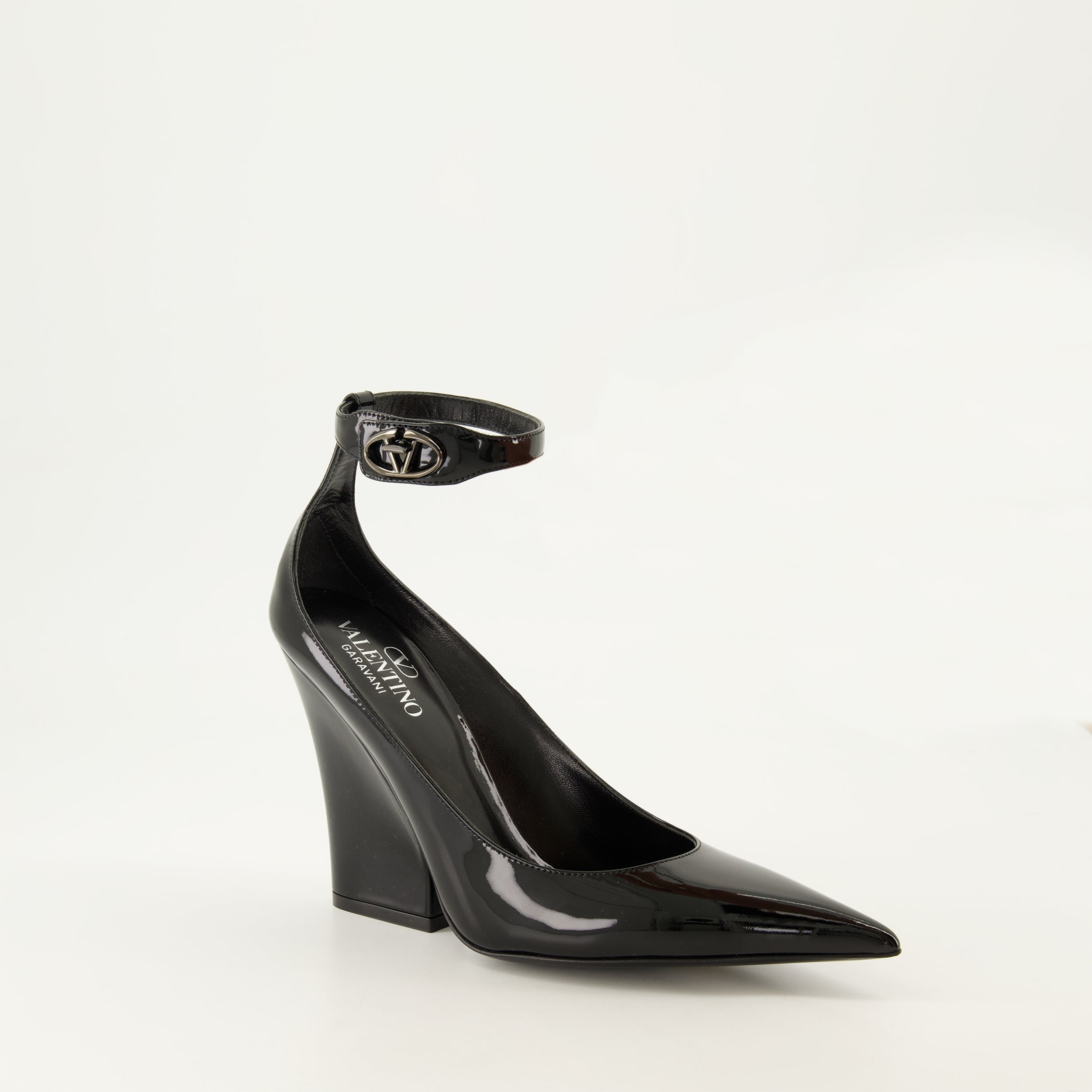 Heels VLogo The Bold Heels Valentino Garavani Black Femme