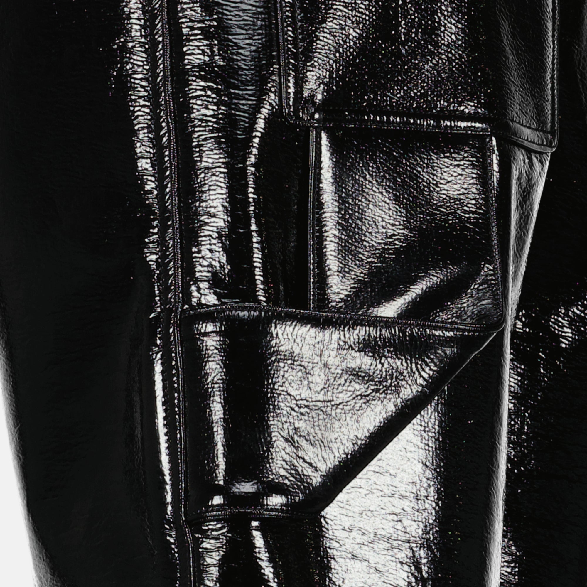 Bild des schwarzen Vinyl-Hammer-Shorts von Courrèges für Frauen - Frühjahr-Sommer 2026 - Detailansicht_2