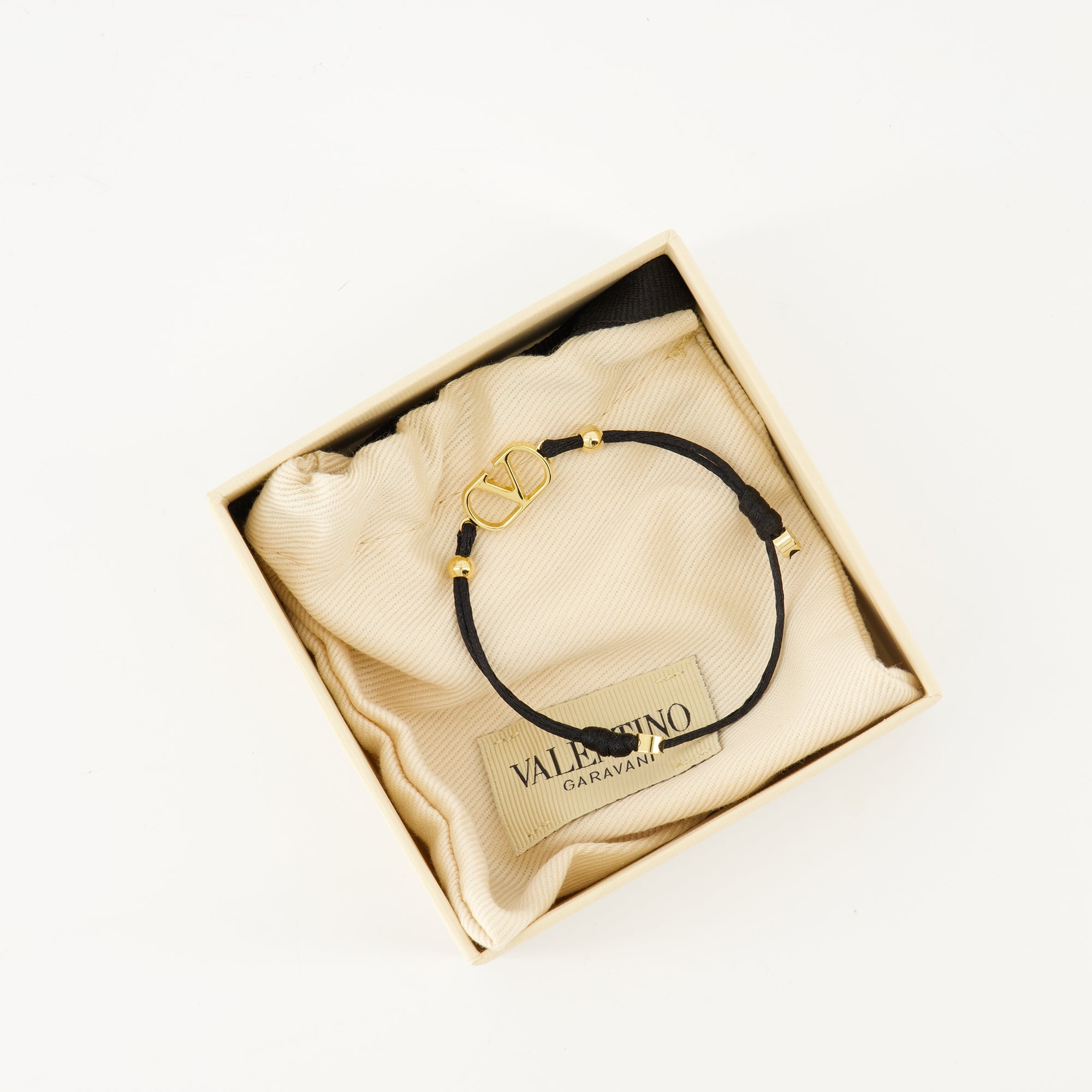 Immagine del bracciale Vlogo nero del marchio Valentino Garavani per Donna - Collezione Primavera-Estate 2026 - Vista Dettagliata 3