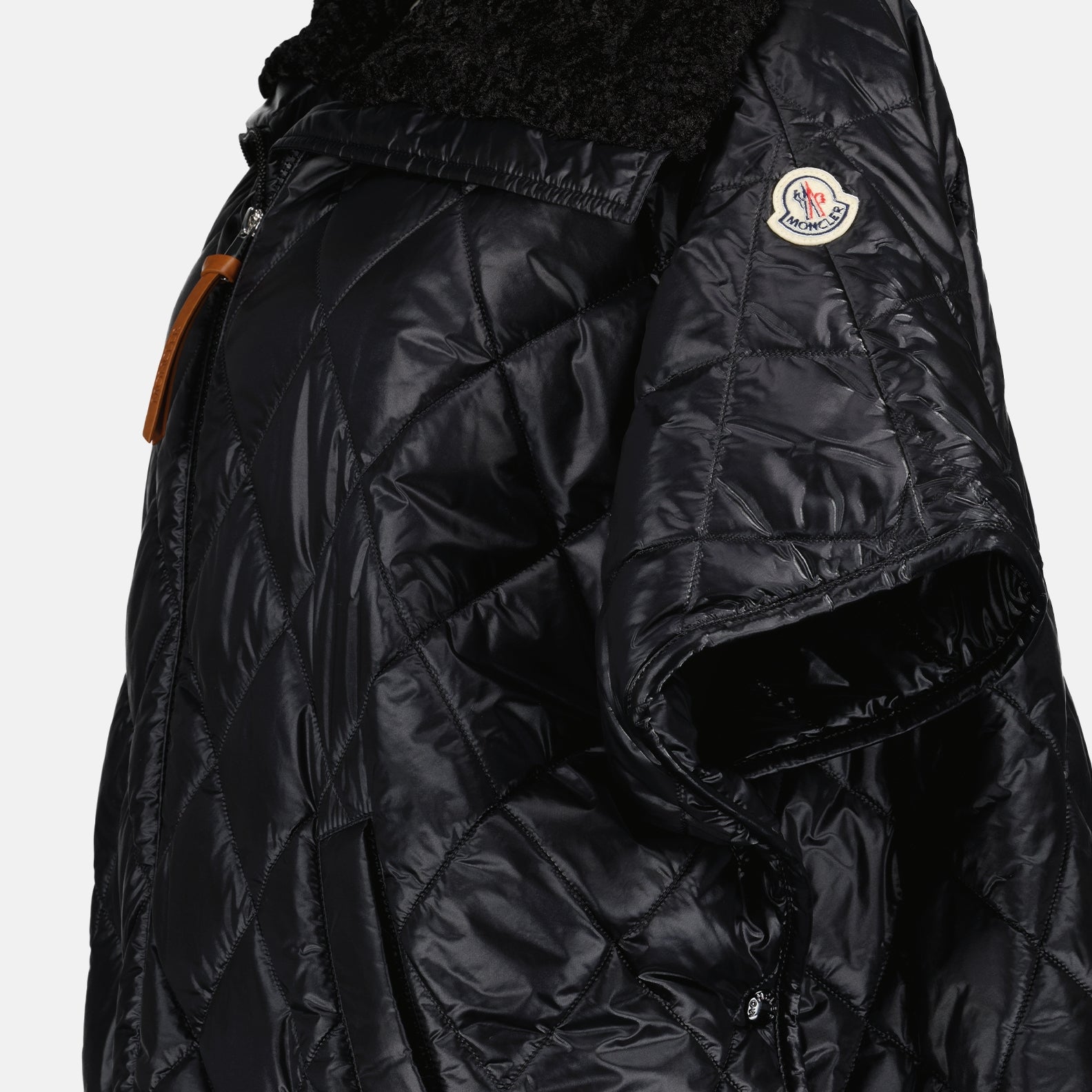 Vestes Cape matelassée Moncler Noir Femme