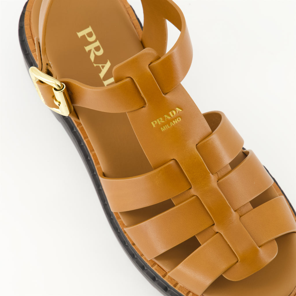 オープントゥシューズ レザーサンダル Prada 茶色 Femme