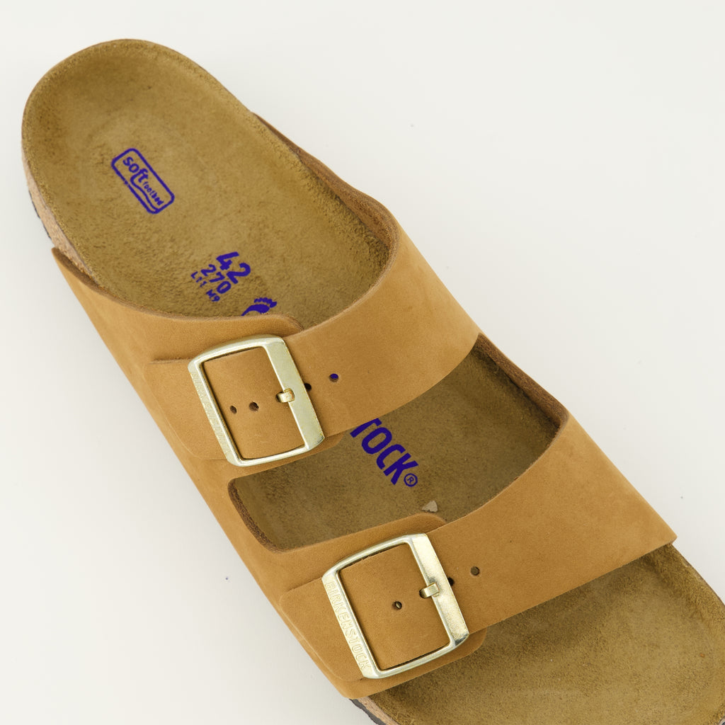 Imagem das Sandálias Arizona castanhas da marca Birkenstock para Unisex - Temporada Primavera-Verão 2026 - Vista detalhada de cima