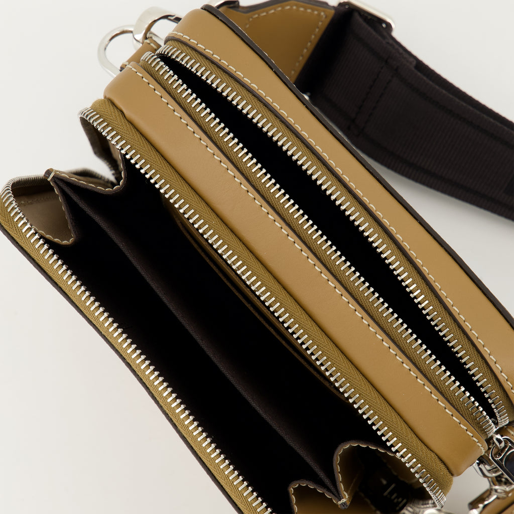 Umhängetaschen Mini sac en cuir Fendi Braun Homme