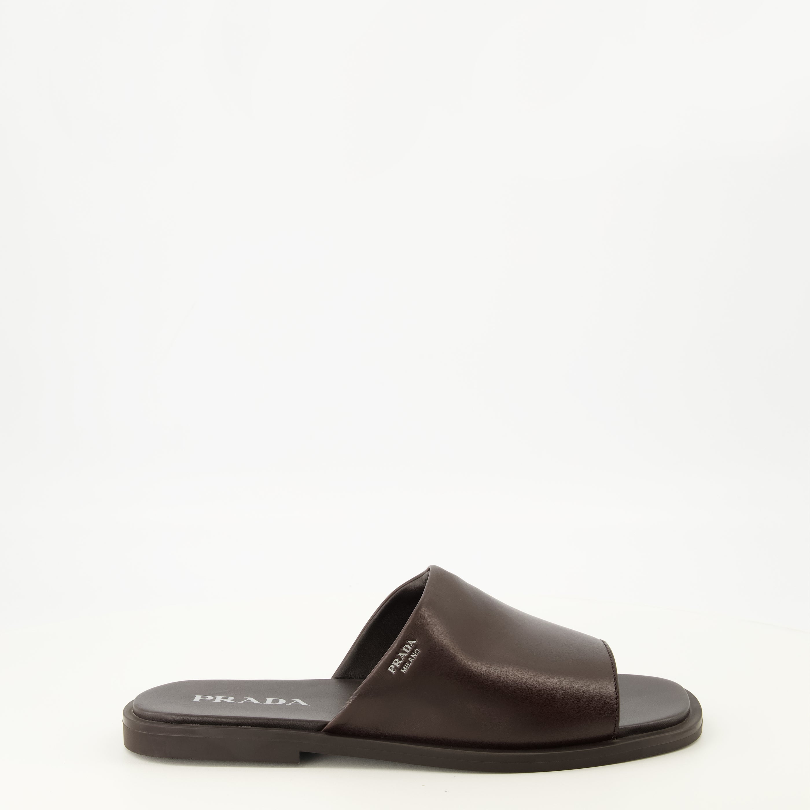 Chaussures ouvertes Mules de Cuero Marrón Prada Marron Homme