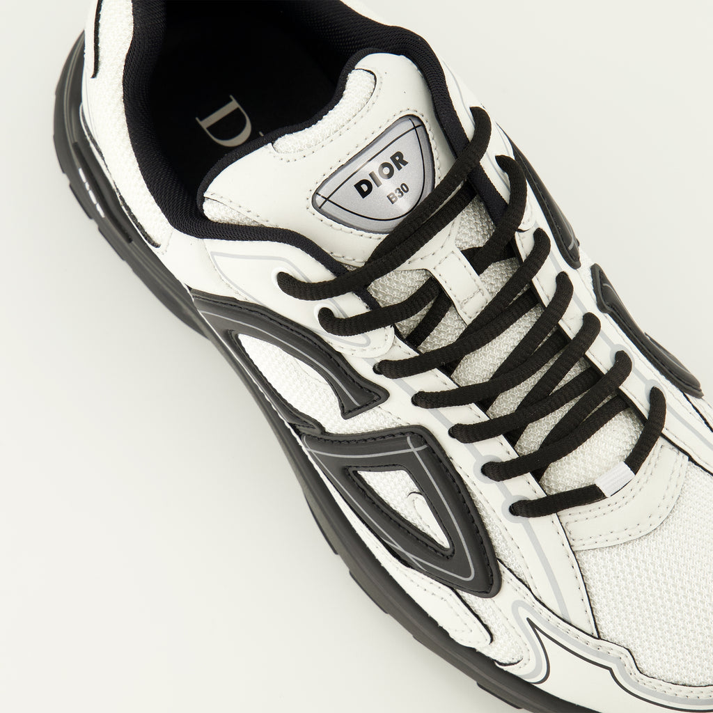 Immagine delle sneakers B30 del marchio Dior per uomo - Stagione Autunno-Inverno 2025 - Vista dettagliata dall'alto