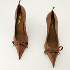 Imagen de los escarpines de cuero envejecido de Prada para mujer - Temporada Otoño-Invierno 2025 - Vista de cima do par de sapatos