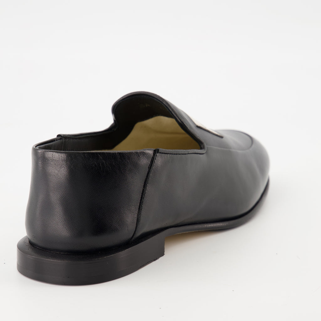 Image of the Givenchy label loafers for men - Autumn-Winter 2025 season - Detailed top view