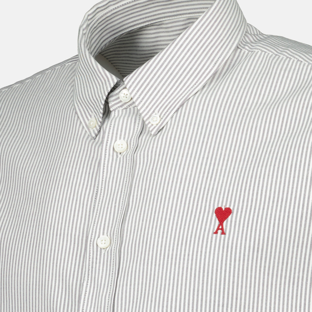 Image of the Ami heart striped white shirt by Ami PARIS for Unisex - Fall-Winter 2025 - Detailed View_1