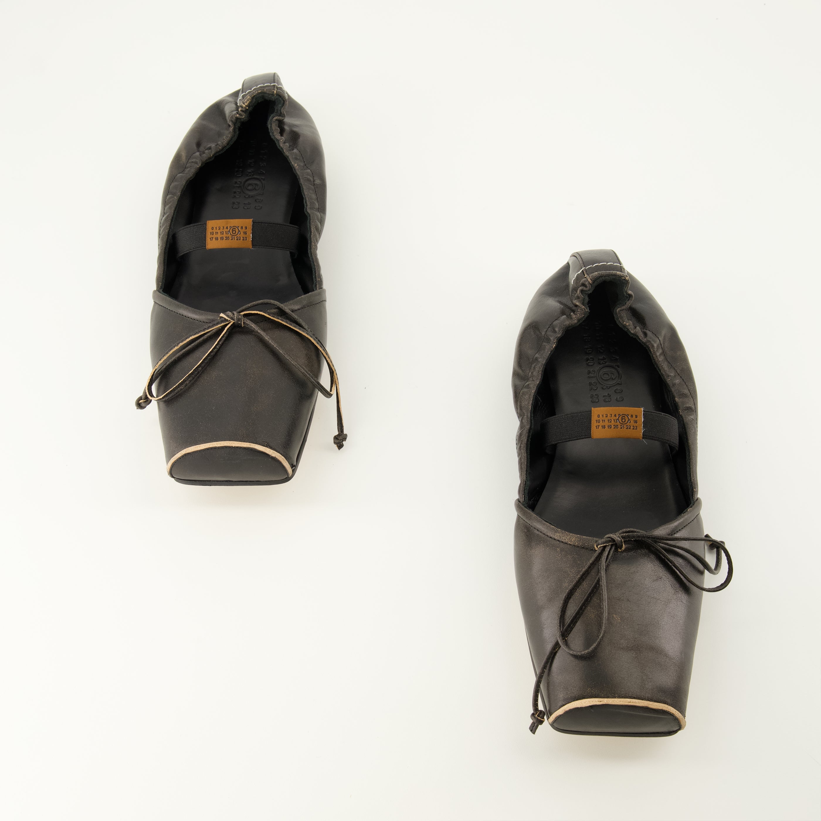 Chaussures plates 블랙 스퀘어 토 가죽 발레 플랫 Mm6 Noir Femme
