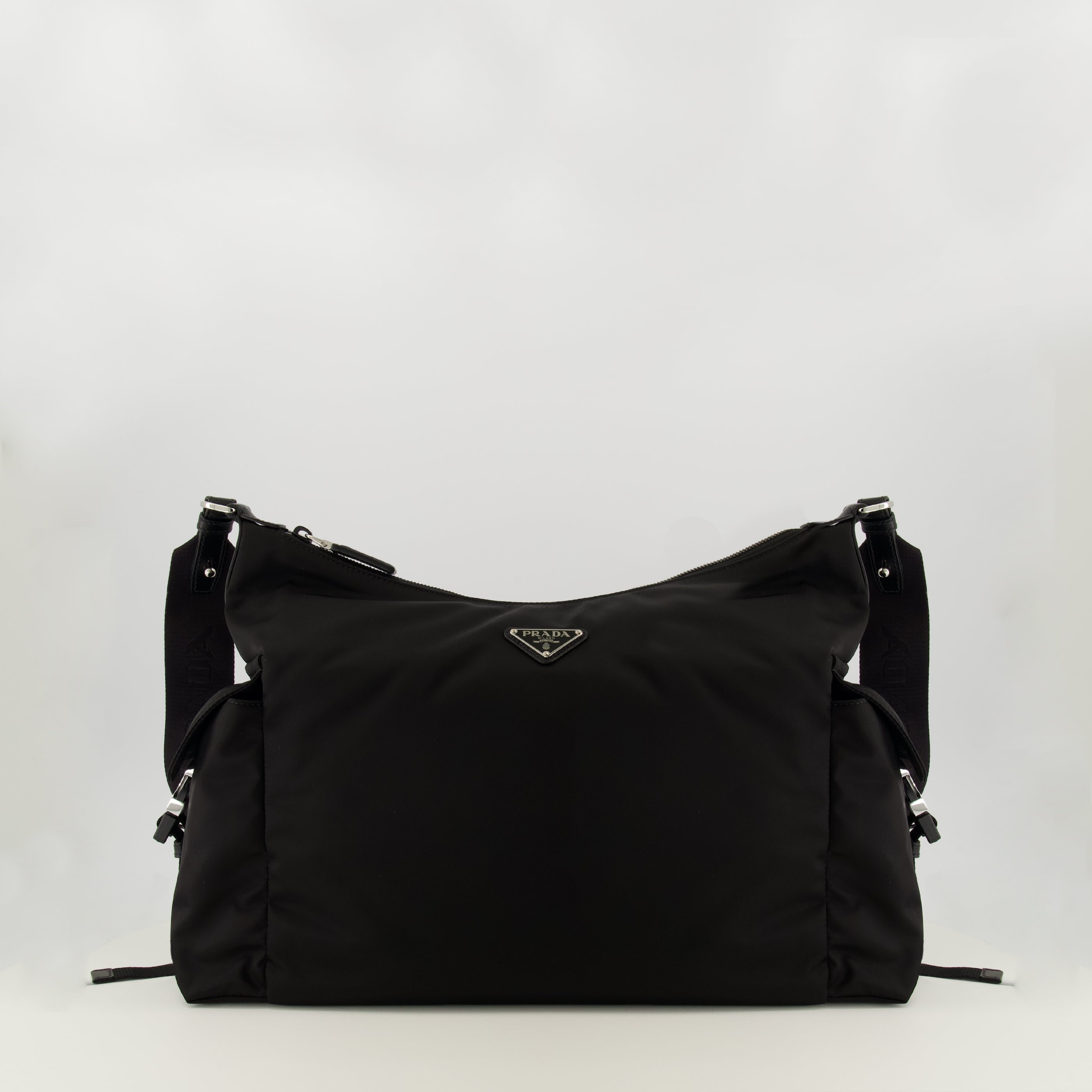 Sacs bandoulière Sac Explorer noir en Re-Nylon et cuir Prada Noir Homme