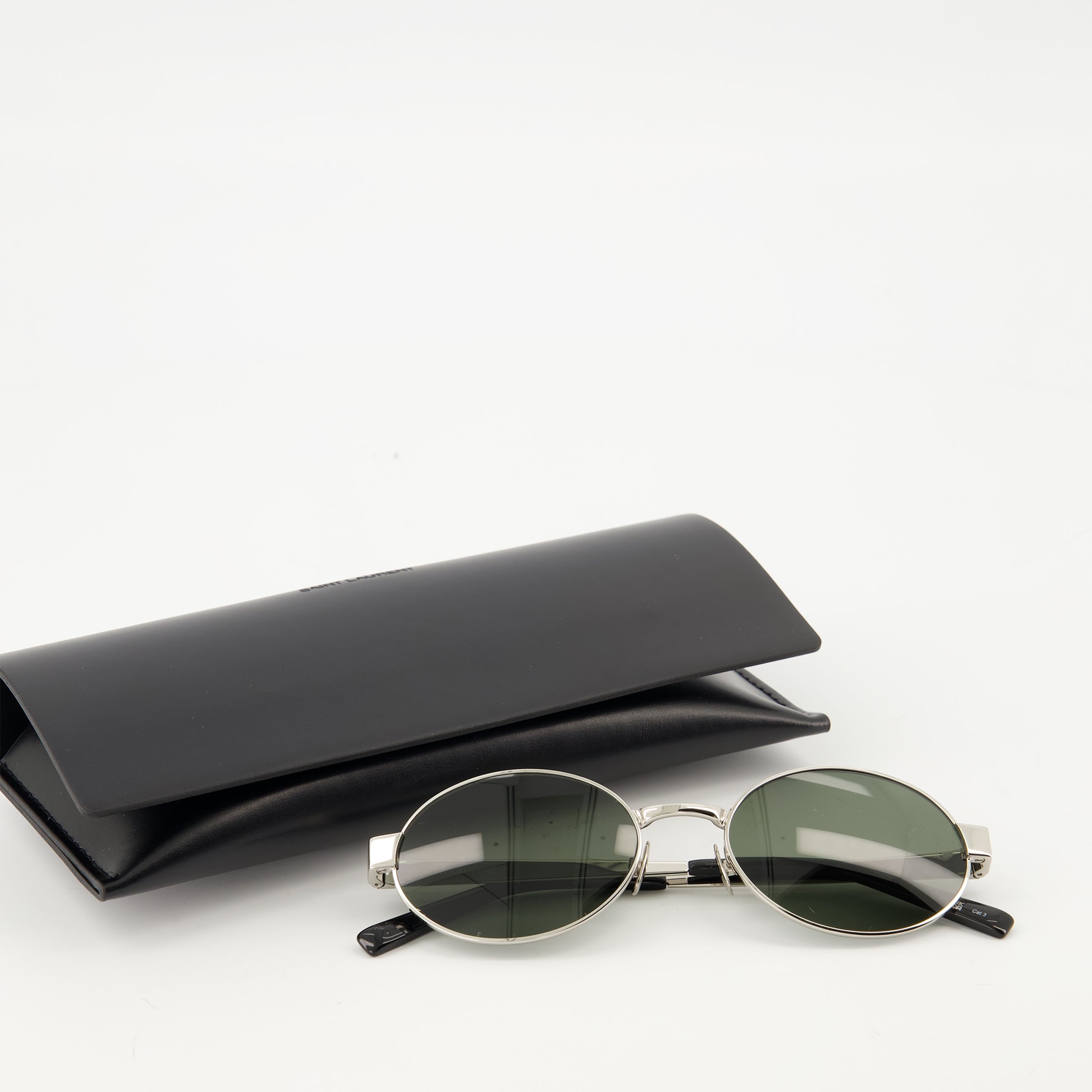 Imagem do artigo Óculos de sol SL 692 da marca Saint Laurent para Unissex - Temporada Outono-Inverno 2025 - Vista Detalhada_3