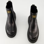 Image of the Women's Beatle Boots by Valentino Garavani - Autumn-Winter 2025 - Top view of the pair of shoes