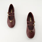 Imagen de las ballerinas de cuero para mujer de la marca Prada - Temporada Otoño-Invierno 2025 - Vista de cima do par de zapatos