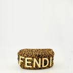Imagem da bolsa Fendigraphy mini leopardo da marca Fendi para Mulheres - Temporada Outono-Inverno 2025 - Vista Traseira
