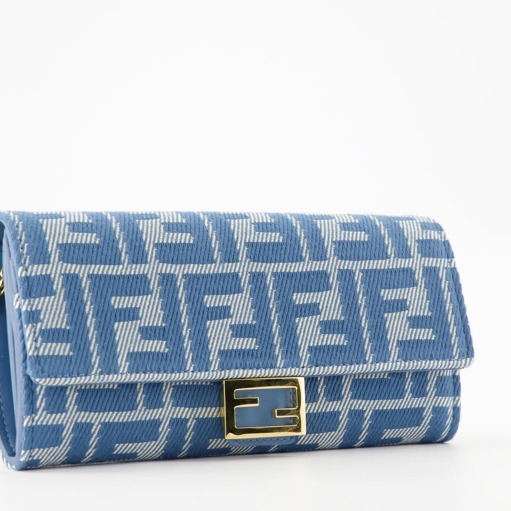 Sacs à main et épaule Portefeuille continental Baguette avec chaîne Fendi Bleu Femme