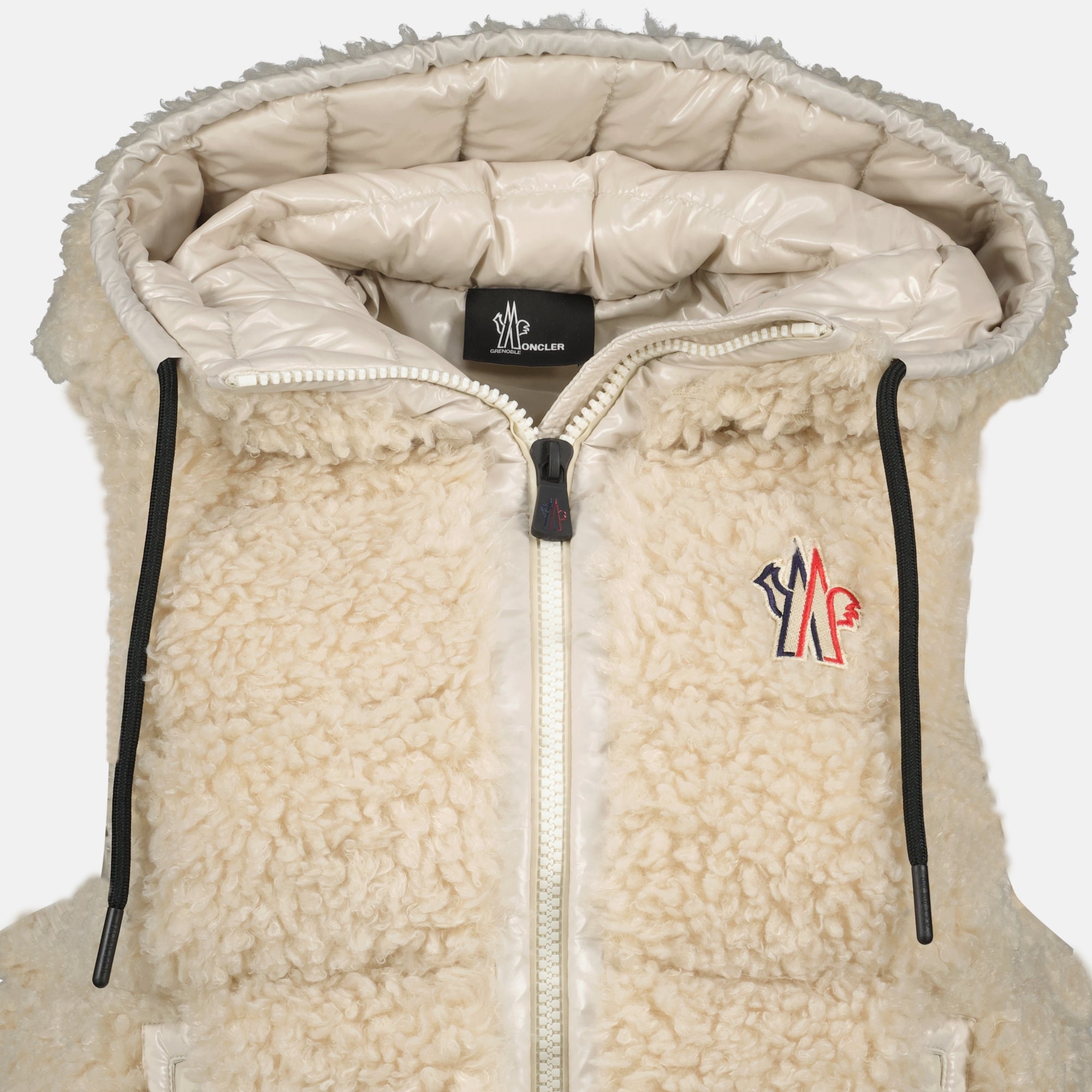 Imagen del Chaleco Sin Mangas de Moncler Grenoble para Mujeres - Temporada Otoño-Invierno 2025 - Vista Detallada_1