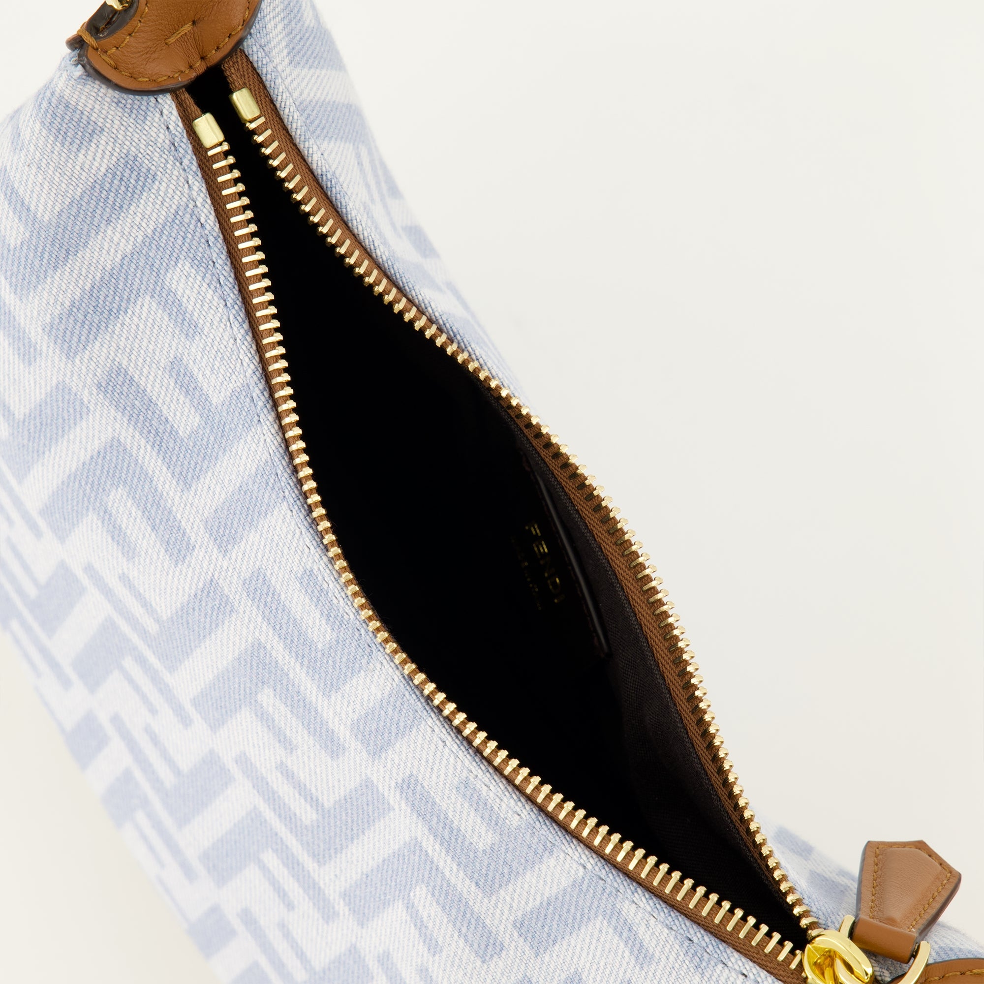Sacs à main et épaule 펜디그래피 미니 데님 FF 블루 백 Fendi Bleu Femme
