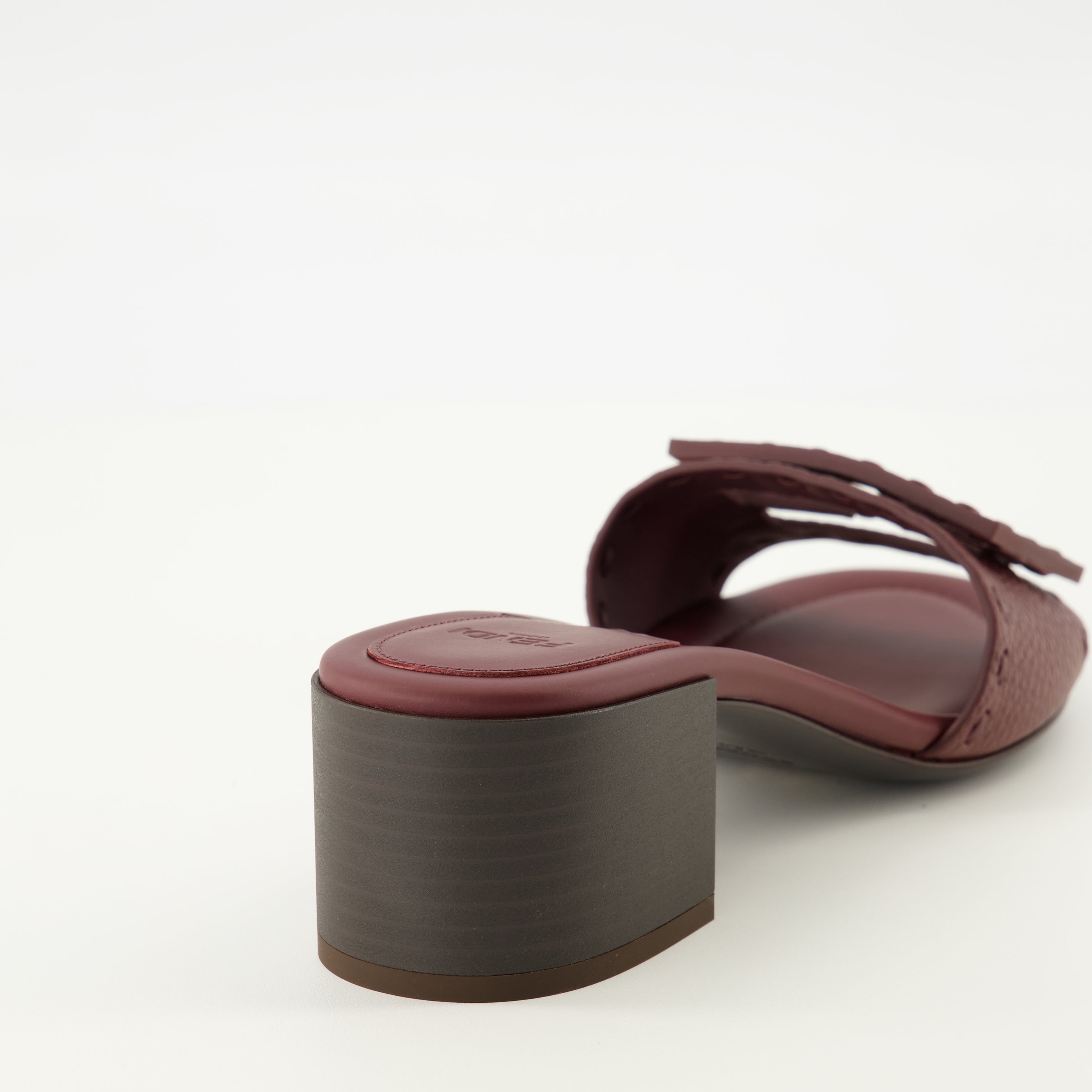 Chaussures ouvertes Sandales à talons Baguette bordeaux Fendi Bordeaux Femme