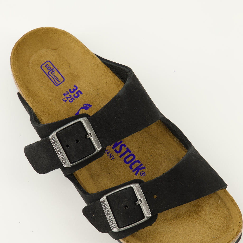 Image de l'article Sandales Arizona noir de la marque Birkenstock pour Femme - Saison Printemps-Été 2025 - Vue détaillée de haut