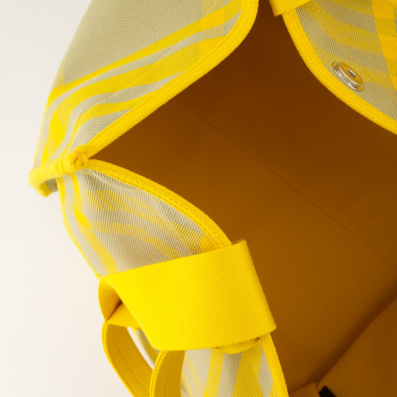 Borse tote Sac cabas à carreaux Burberry Cachi Homme