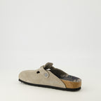 Imagem do artigo Mules Boston da marca Birkenstock para Unisex - Temporada Outono-Inverno 2025 - Vista em três quartos traseira direita