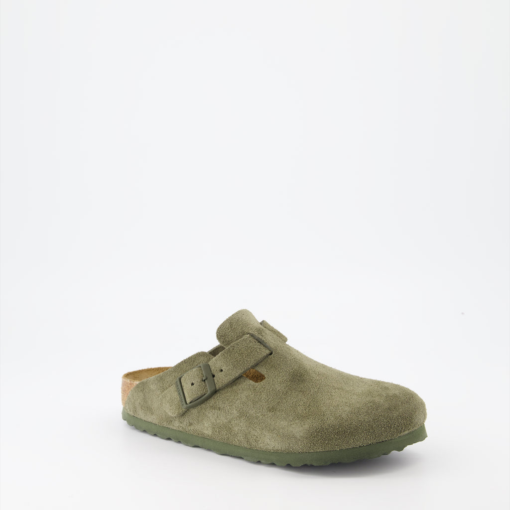 Image de l'article Mules Boston de la marque Birkenstock pour Femme - Saison Automne-Hiver 2025 - Vue trois quarts avant droite