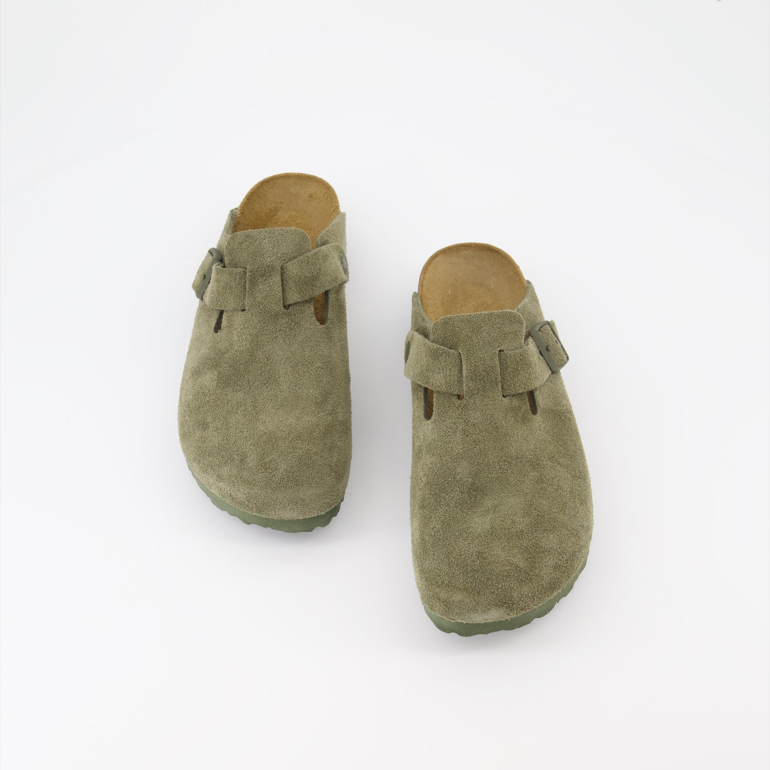 Image de l'article Mules Boston de la marque Birkenstock pour Femme - Saison Automne-Hiver 2025 - Vue de dessus paire de chaussure