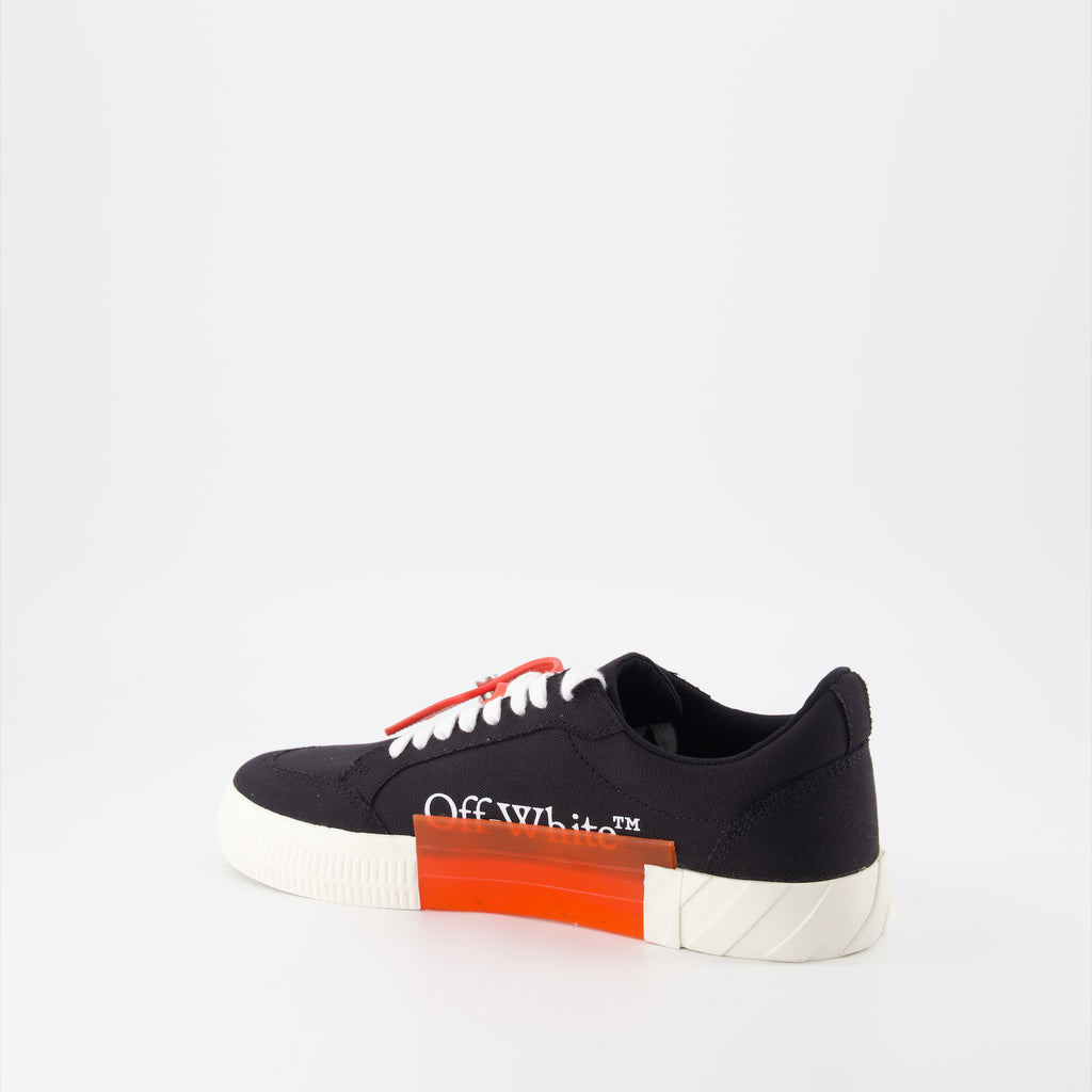 Baskets Baskets basses Vulcanized Off-White Noir Homme