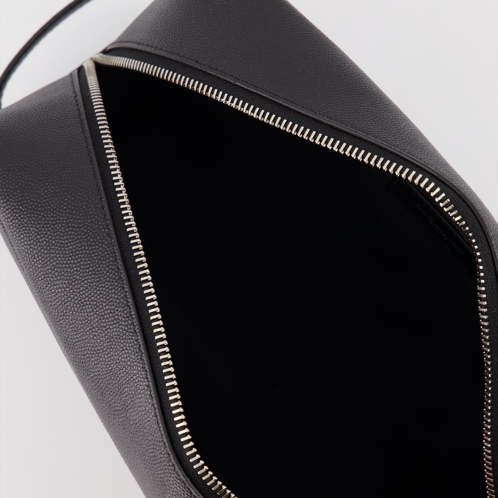 Bolsitas Trousse de toilette en cuir Saint Laurent Negro Homme