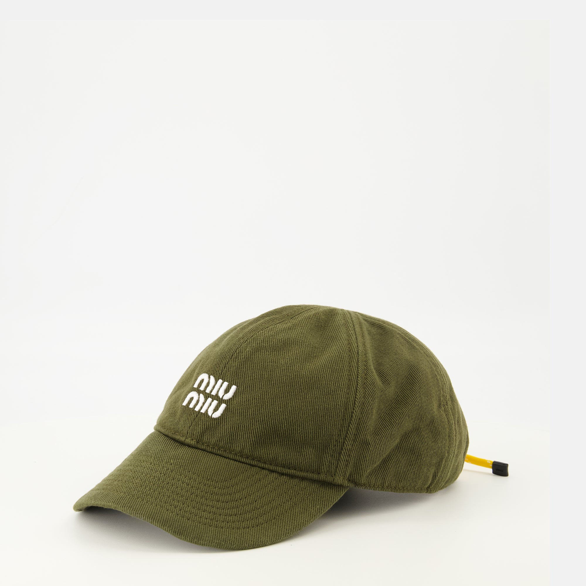 Image de l'article Casquette en denim kaki de la marque Miu Miu pour Femme - Saison Printemps-Été 2026 - Vue de Dos